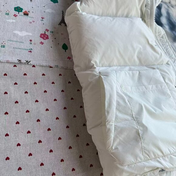 White Canada Goose Freestyle Vest Womens - Picture 13 of 14